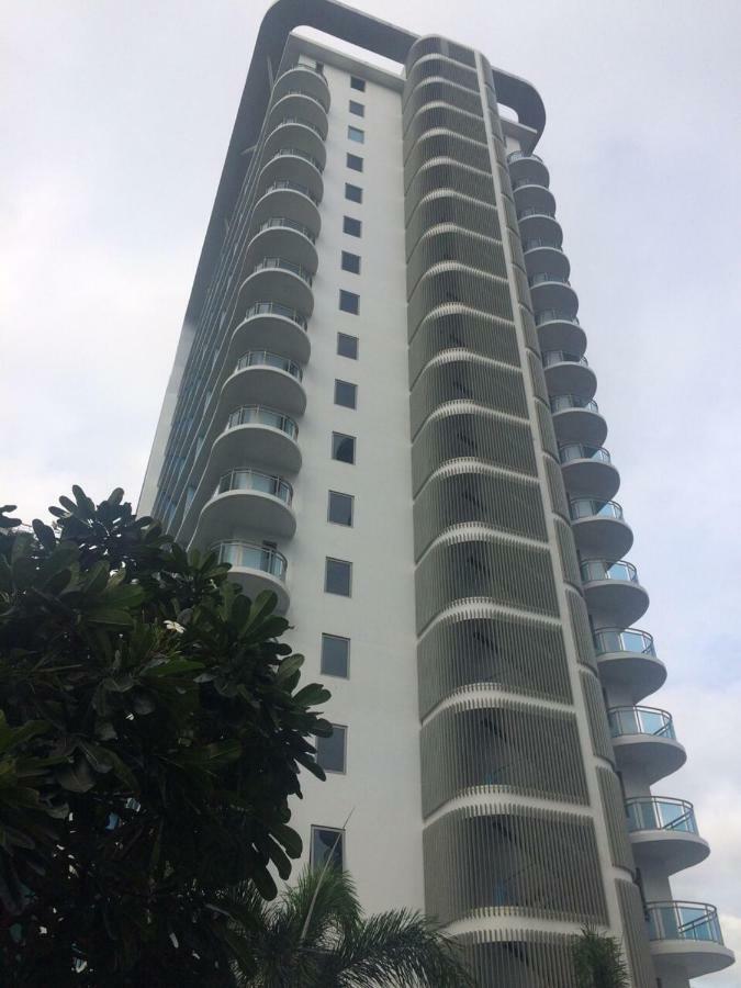 Azure Urban Resort Residence R&C - Paranaque Манила Екстериор снимка
