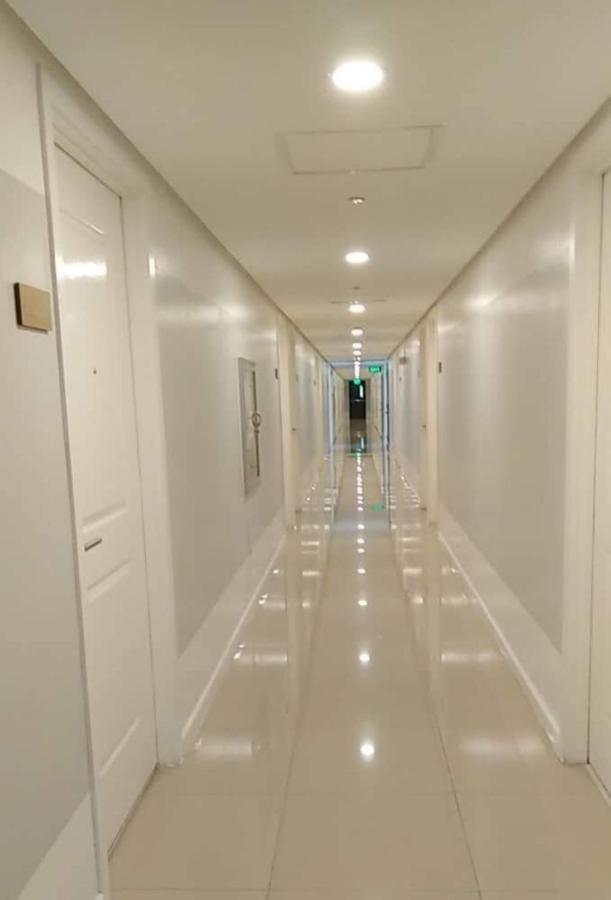 Azure Urban Resort Residence R&C - Paranaque Манила Екстериор снимка